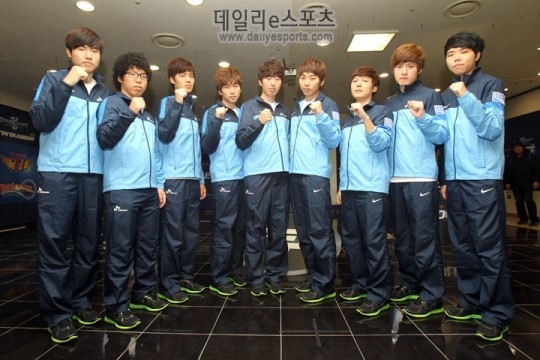 GEN官宣和英超俱乐部曼城延长合作，在S14前开展一系列活动